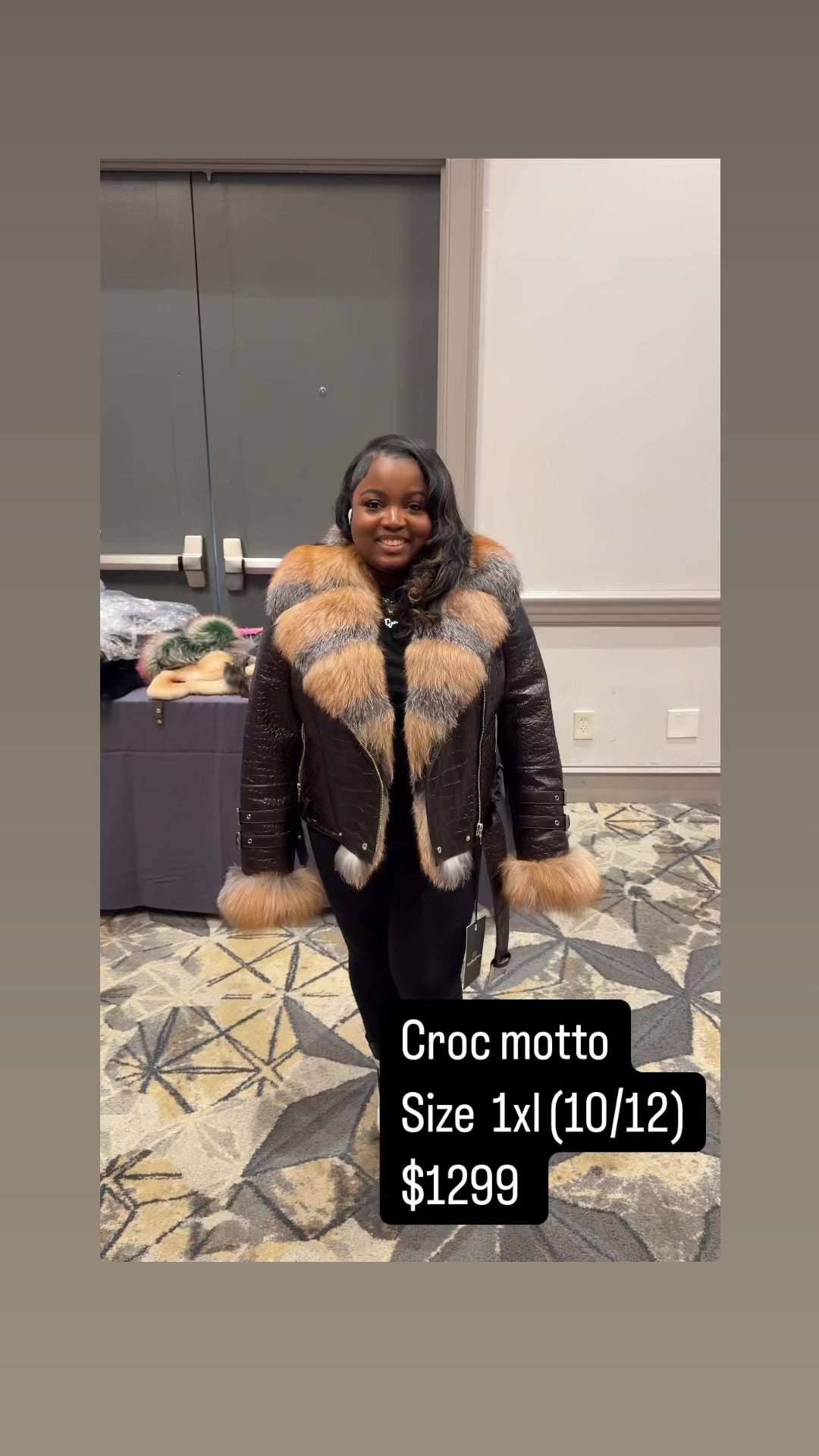 Croc Motto with Crystal fox collar